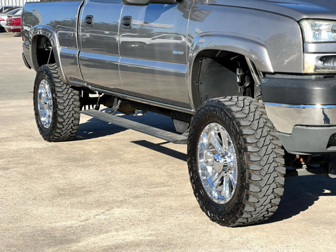 Used 2006 Chevrolet Silverado 2500 LT w/ Heavy-Duty Power Package image 48