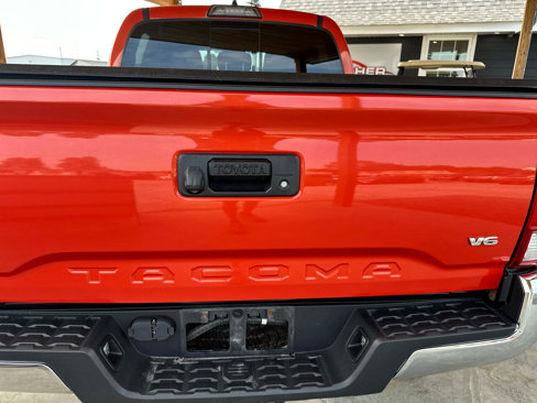 Used 2017 Toyota Tacoma TRD Off-Road image 17