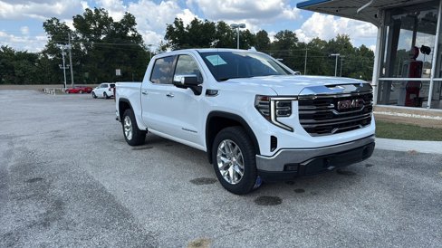 Used 2025 GMC Sierra 1500 SLT image 3