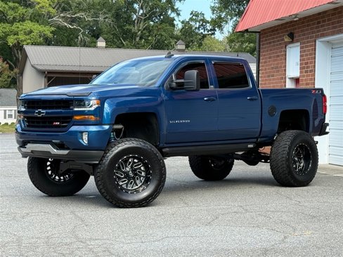 Used 2018 Chevrolet Silverado 1500 LT w/ All Star Edition image 8