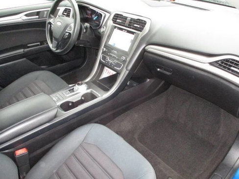 Used 2019 Ford Fusion SE image 18