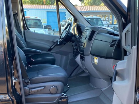 Used 2016 Mercedes-Benz Sprinter 2500 image 13