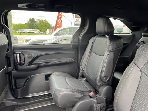 New 2025 Toyota Sienna Limited image 23
