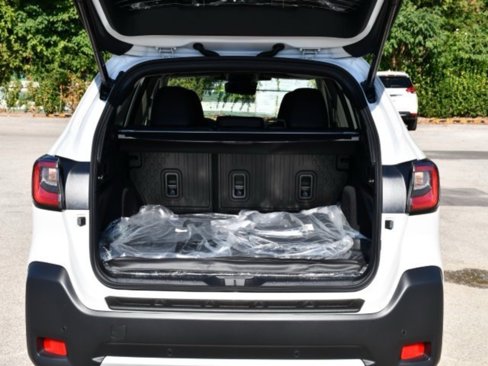 New 2025 Subaru Outback Touring XT image 30