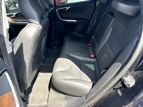 Used 2017 Volvo XC60 T6 Inscription w/ Climate Package image 11