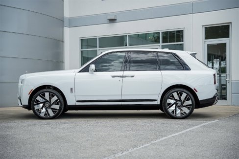 New 2025 Rolls-Royce Cullinan image 11
