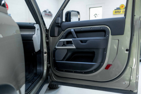 Used 2021 Land Rover Defender 90 First Edition image 60