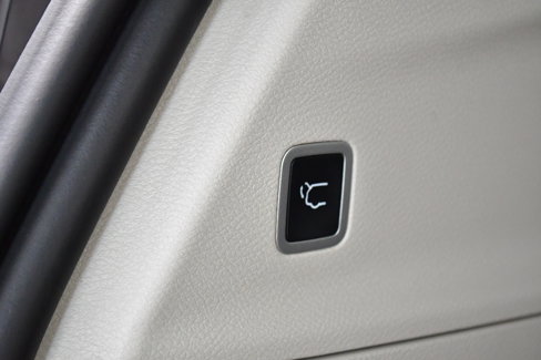Used 2024 Chrysler Pacifica Limited image 5