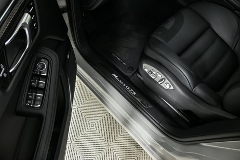 New 2026 Porsche Macan GTS image 8