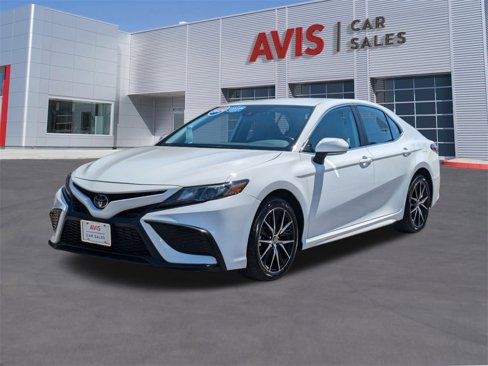 Used 2024 Toyota Camry SE image 1