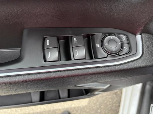 Used 2023 Chevrolet Silverado 1500 LT image 10