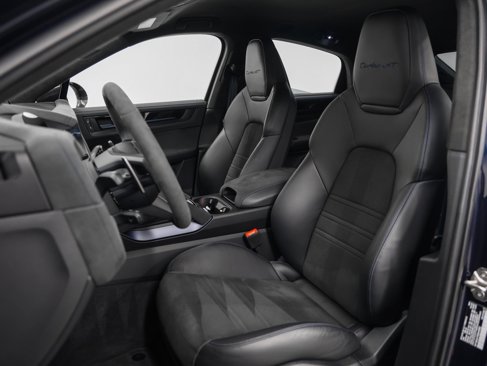 Certified 2025 Porsche Cayenne Turbo GT image 5