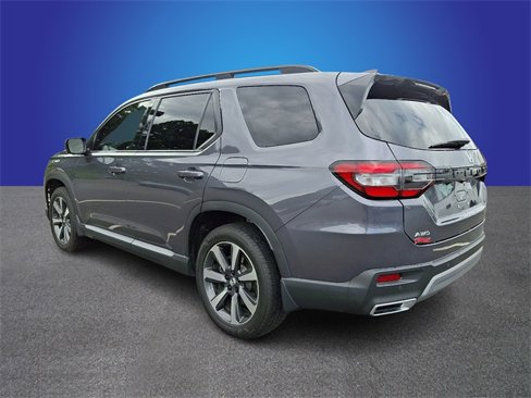 Used 2025 Honda Pilot Elite image 6