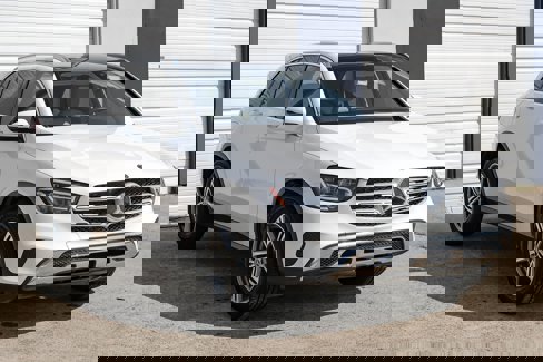 Used 2020 Mercedes-Benz GLC 300 w/ Premium Package image 7