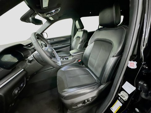 Used 2024 Jeep Grand Cherokee L Laredo image 13