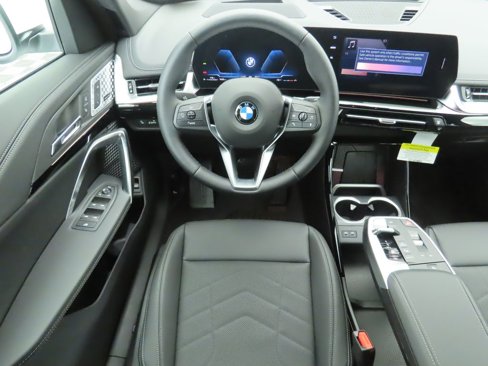 Used 2025 BMW X1 xDrive28i w/ Premium Package image 11