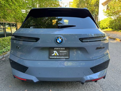 Used 2023 BMW iX M60 w/ Executive Package image 8