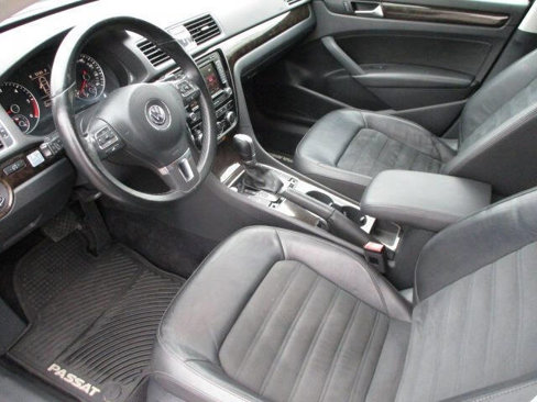 Used 2015 Volkswagen Passat TDI SEL Premium image 14