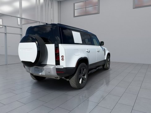 New 2025 Land Rover Defender 110 S image 8
