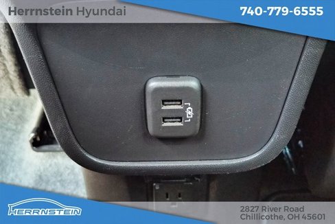 Used 2024 GMC Terrain SLT image 12