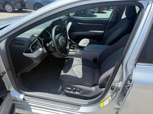 Used 2022 Toyota Camry LE image 12