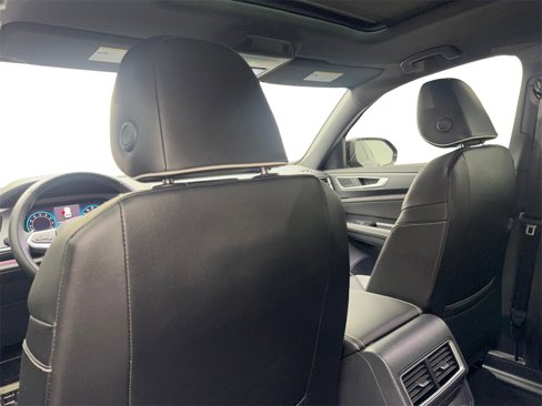 Used 2025 Volkswagen Atlas Cross Sport SEL Premium R-Line image 37