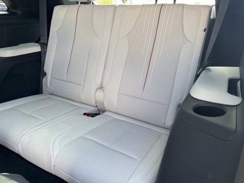 New 2026 Cadillac Vistiq Sport image 19