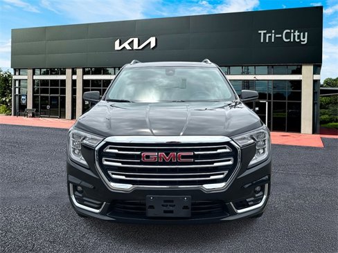 Used 2024 GMC Terrain SLT image 2