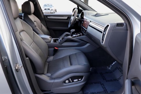 Used 2021 Porsche Cayenne image 34