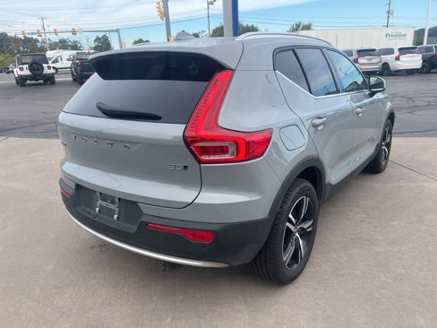 Used 2025 Volvo XC40 B5 Core image 5