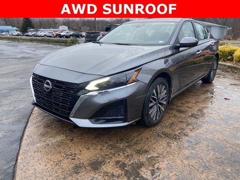Used 2024 Nissan Altima 2.5 SV w/ SV Premium Package image 2