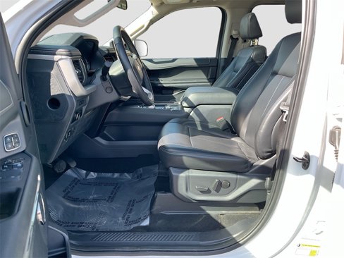 Used 2024 Ford Expedition Max XLT image 21