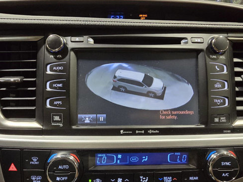 Used 2018 Toyota Highlander AWD V6 image 40