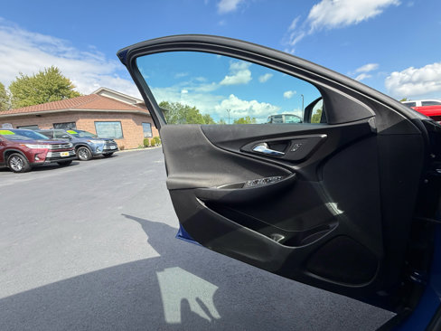 Used 2023 Chevrolet Malibu RS image 19