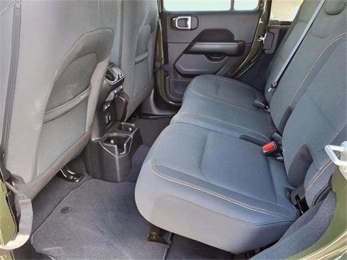 Used 2024 Jeep Wrangler Sahara image 9