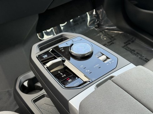 New 2026 BMW iX xDrive60 w/ M Sport Package image 25