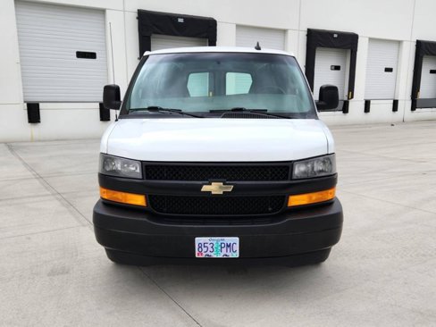Used 2018 Chevrolet Express 2500 image 2