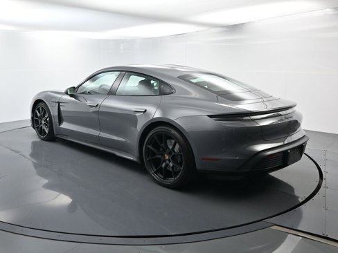 Certified 2026 Porsche Taycan image 3