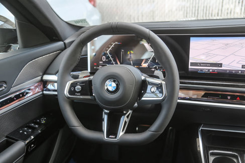 New 2026 BMW 760i xDrive w/ Premium Package image 12
