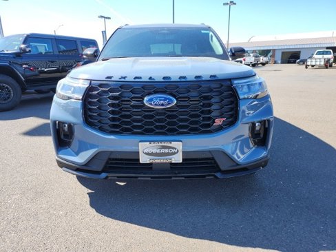 Used 2025 Ford Explorer ST image 7