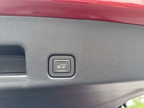 New 2026 Chevrolet Traverse High Country w/ LPO, Floor Liner Package image 16