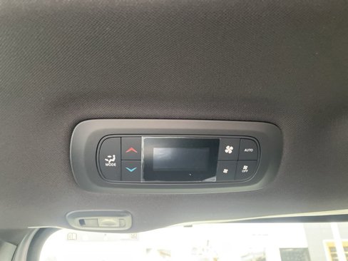 New 2026 Chrysler Pacifica Limited w/ Uconnect Theater Family Group image 31
