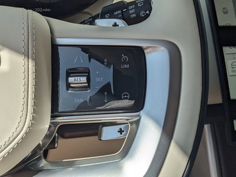 New 2025 Land Rover Range Rover Long Wheelbase Autobiography image 15