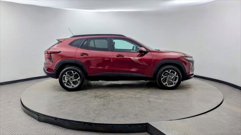 Used 2025 Chevrolet Trax LT image 9