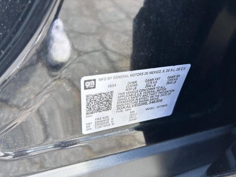 Used 2024 GMC Terrain SLT image 24