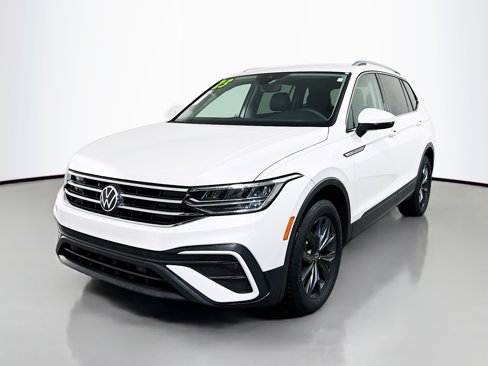 Used 2023 Volkswagen Tiguan SE image 10