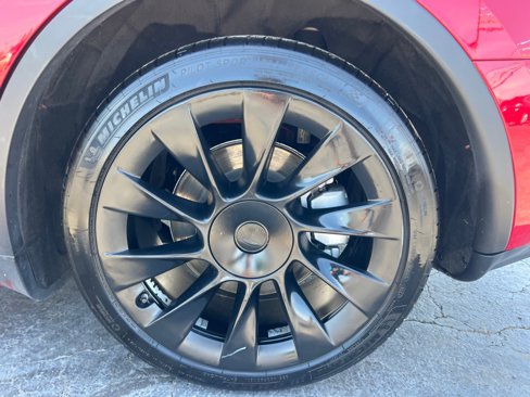 Used 2021 Tesla Model Y Long Range image 37
