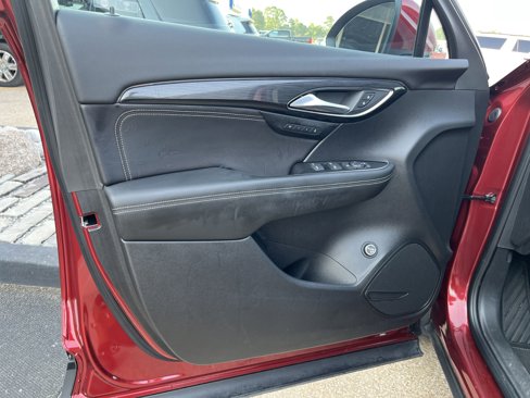 Used 2023 Buick Envision Essence image 23
