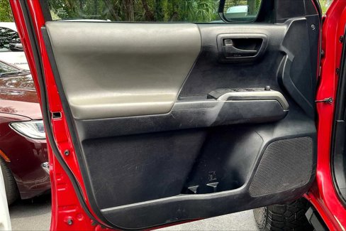 Used 2019 Toyota Tacoma SR5 image 21