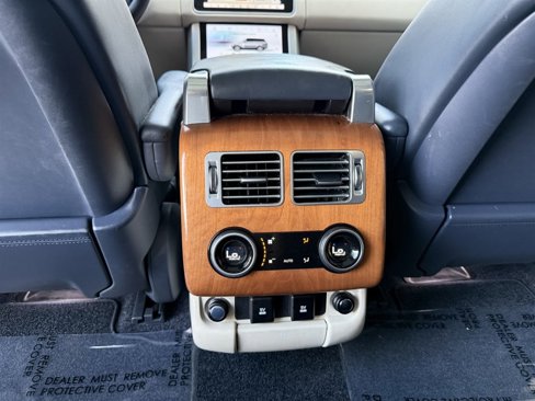 Used 2020 Land Rover Range Rover HSE image 16